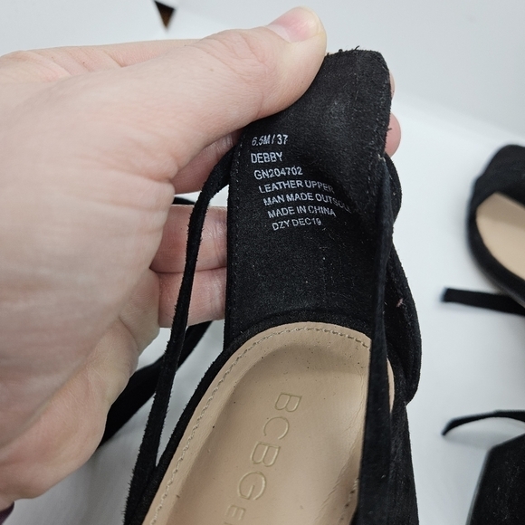 BCBGENERATION Debby Suede Block-Heel Sandals black size 6.5 - Picture 9 of 10